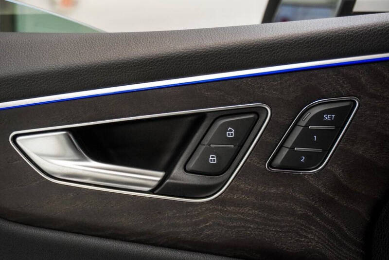 2021 Audi Q8 quattro Premium Plus 55 TFSI