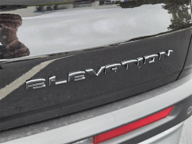 2025 GMC Acadia Elevation