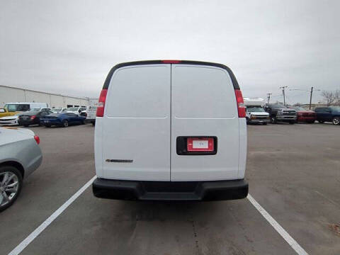 2025 Chevrolet Express 2500