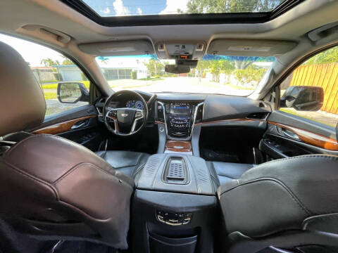 2018 Cadillac Escalade Luxury