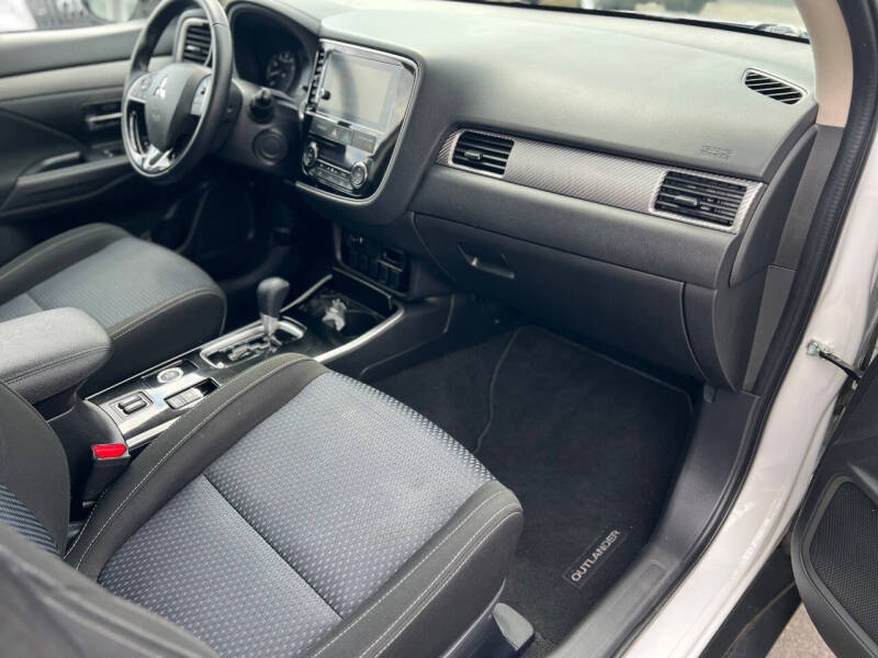 2017 Mitsubishi Outlander SEL