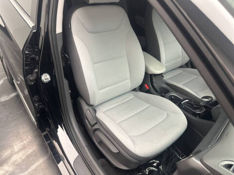 2022 Hyundai Ioniq Hybrid SE