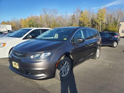 2017 Chrysler Pacifica for sale at Jeff's Sales & Service in Presque Isle ME