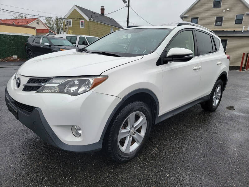 2014 Toyota RAV4 XLE photo 2