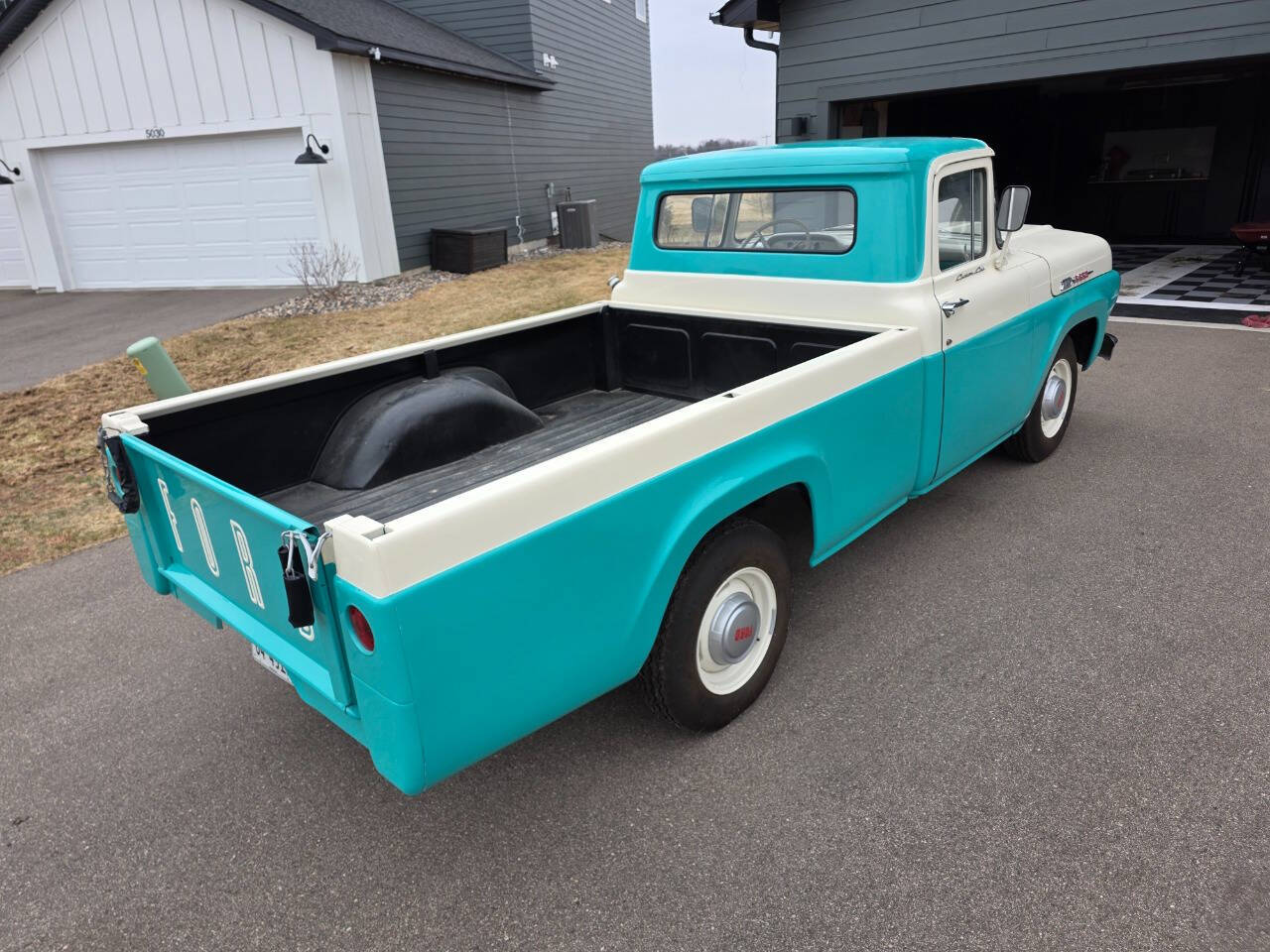1960 Ford F-250 33