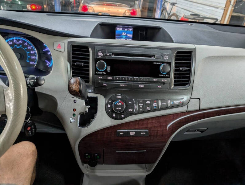 2013 Toyota Sienna Limited 7-Passenger