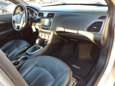 2012 Chrysler 200 Limited