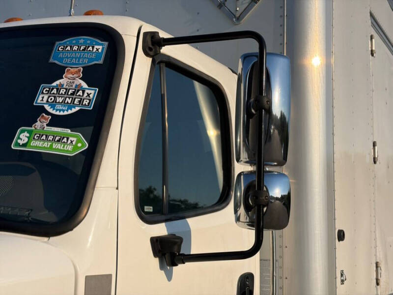 2018 Freightliner M2 106
