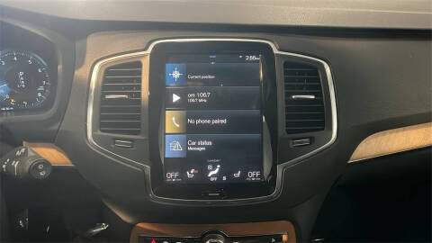 2021 Volvo XC90 T6 Momentum 6-Passenger