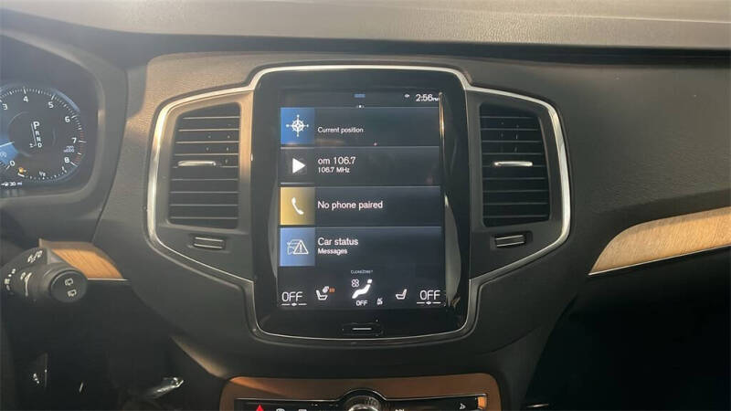 2021 Volvo XC90 T6 Momentum 6-Passenger