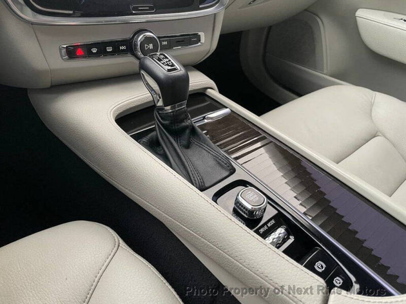 2018 Volvo S90 T5 Momentum