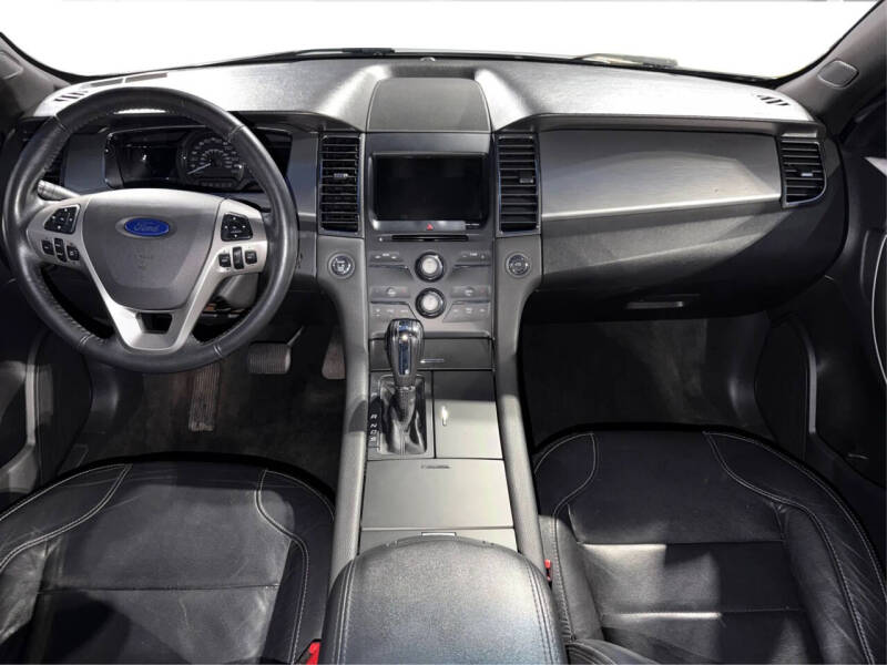 2017 Ford Taurus SEL