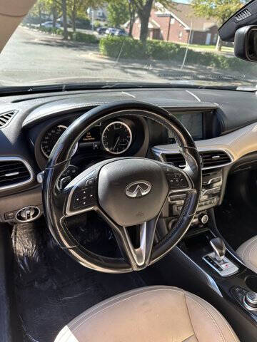 2017 Infiniti QX30 Premium