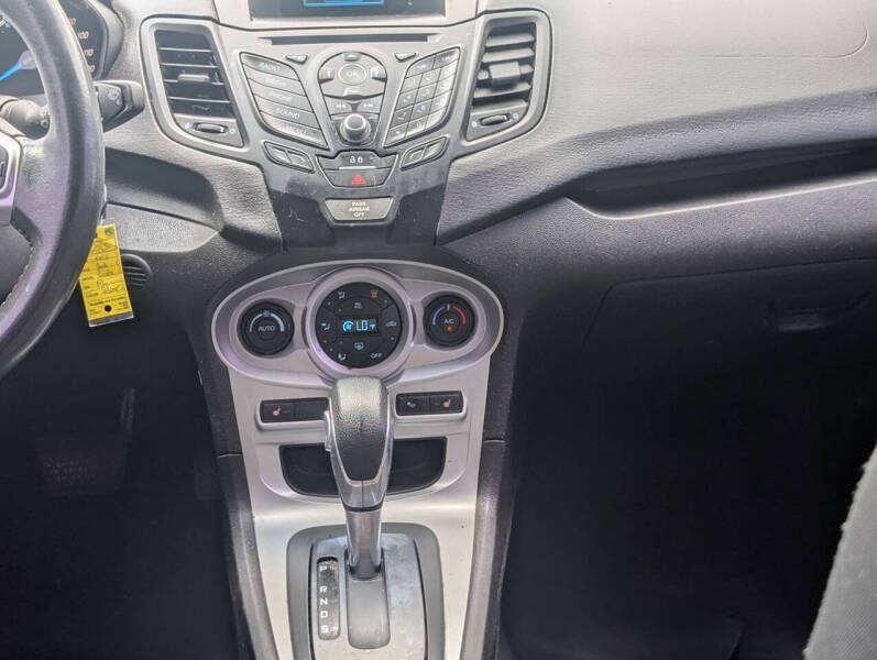 2016 Ford Fiesta SE