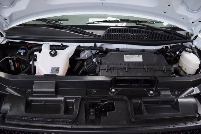 2025 Chevrolet Express 2500