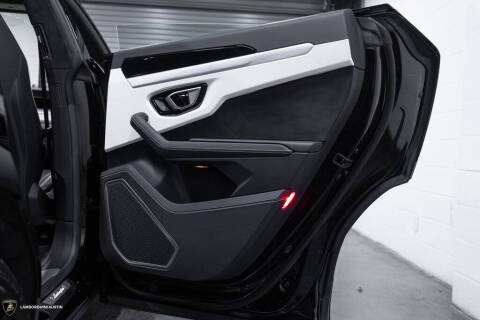 2023 Lamborghini Urus S