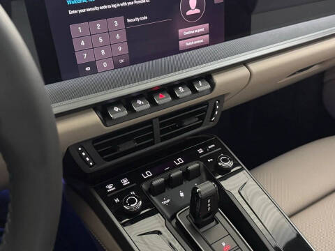 2025 Porsche 911 Carrera