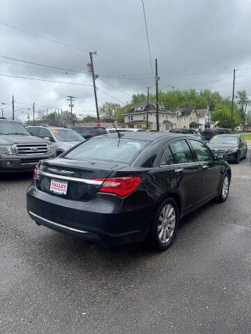 2013 Chrysler 200 Limited