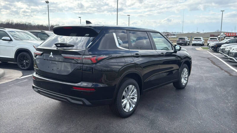 2026 Mitsubishi Outlander ES