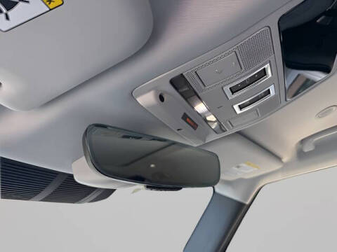 2025 Land Rover Defender 110 P300 S