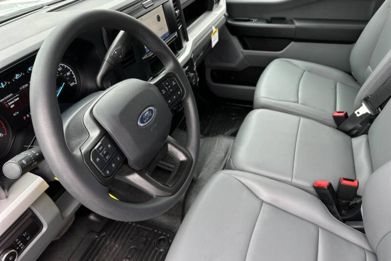 2025 Ford F-350 Super Duty XL