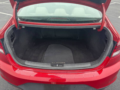 2019 Hyundai Elantra SE