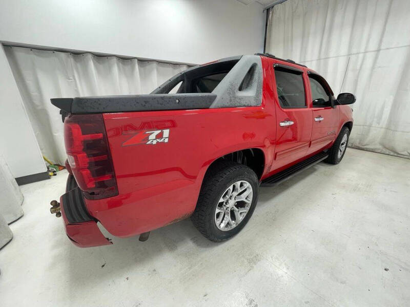 2012 Chevrolet Avalanche LS