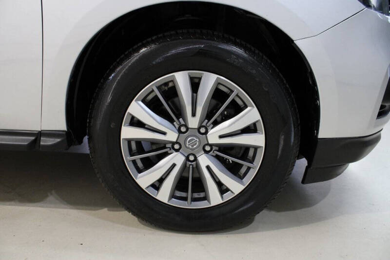 2020 Nissan Pathfinder SL