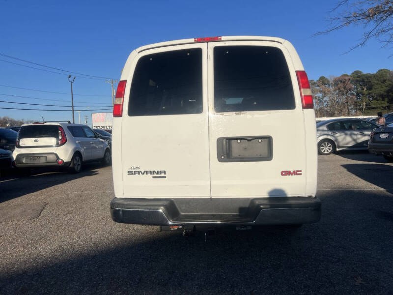 2009 GMC Savana LS 1500