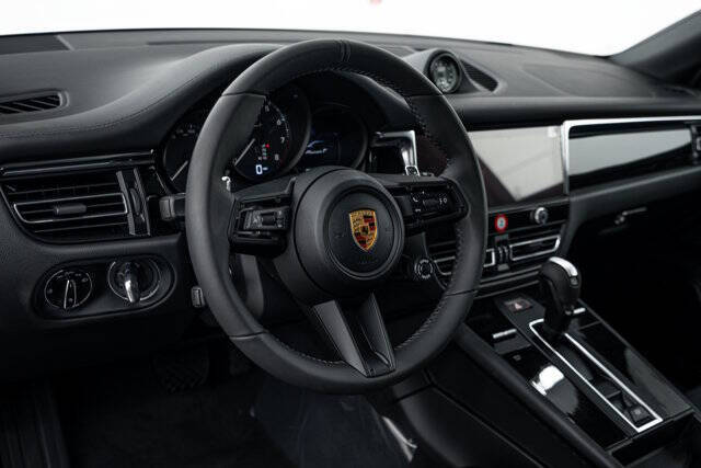 2026 Porsche Macan T