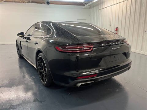 2018 Porsche Panamera 4