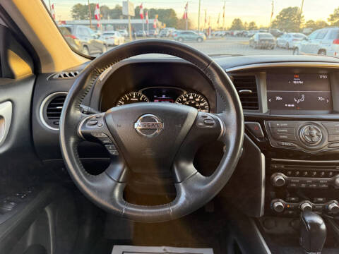 2017 Nissan Pathfinder SV
