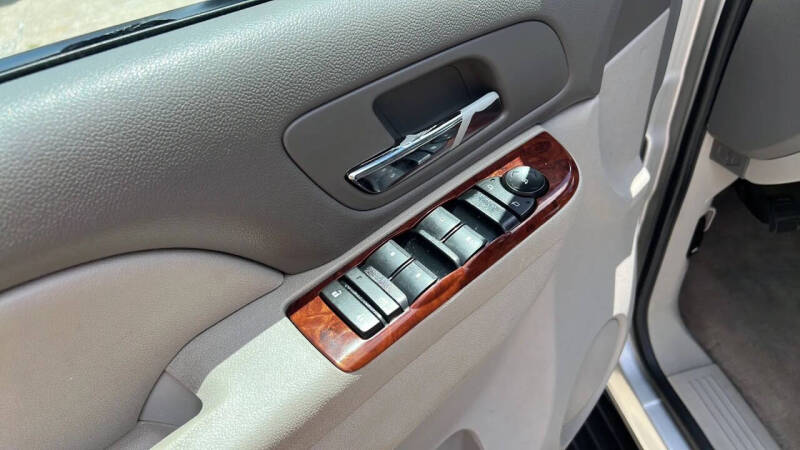 2011 Chevrolet Suburban LT