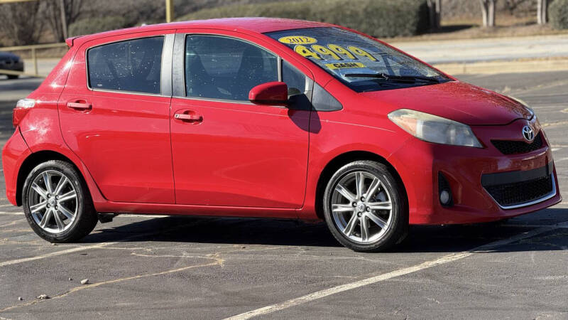 2012 Toyota Yaris 5-Door SE