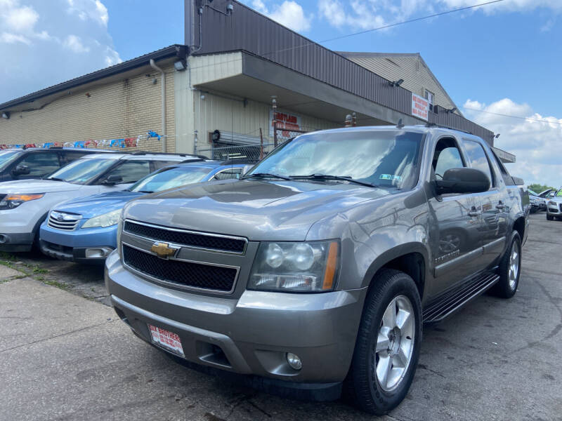 2007 Chevrolet Avalanche for sale at Six Brothers Mega Lot in Youngstown OH