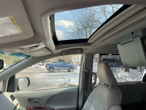 2012 Toyota Sienna XLE 8-Passenger