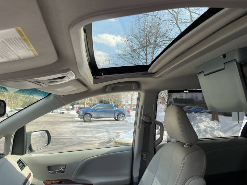 2012 Toyota Sienna XLE 8-Passenger