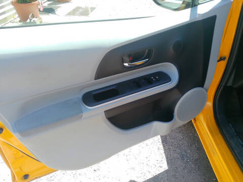 2014 Toyota Prius c Two