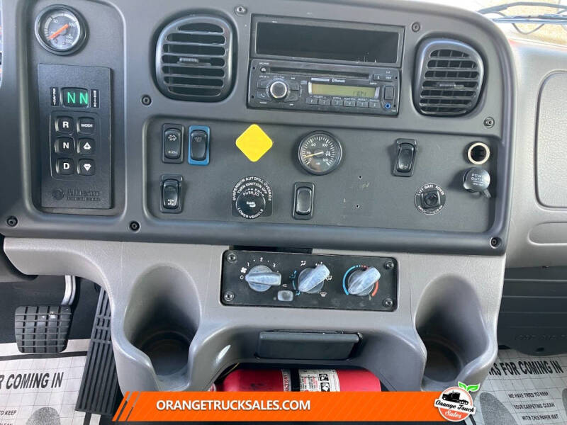 2017 Freightliner M2 106