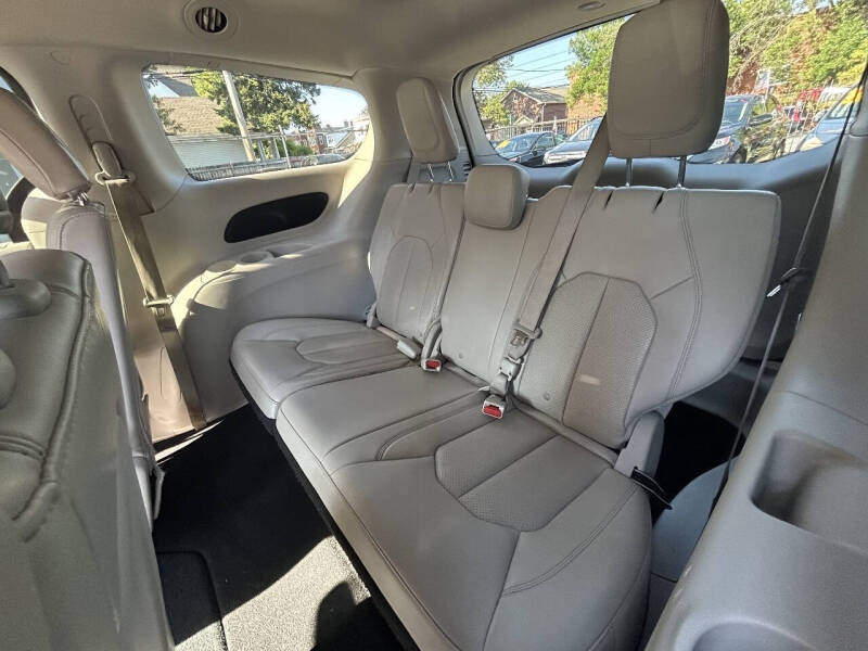2021 Chrysler Voyager LXi