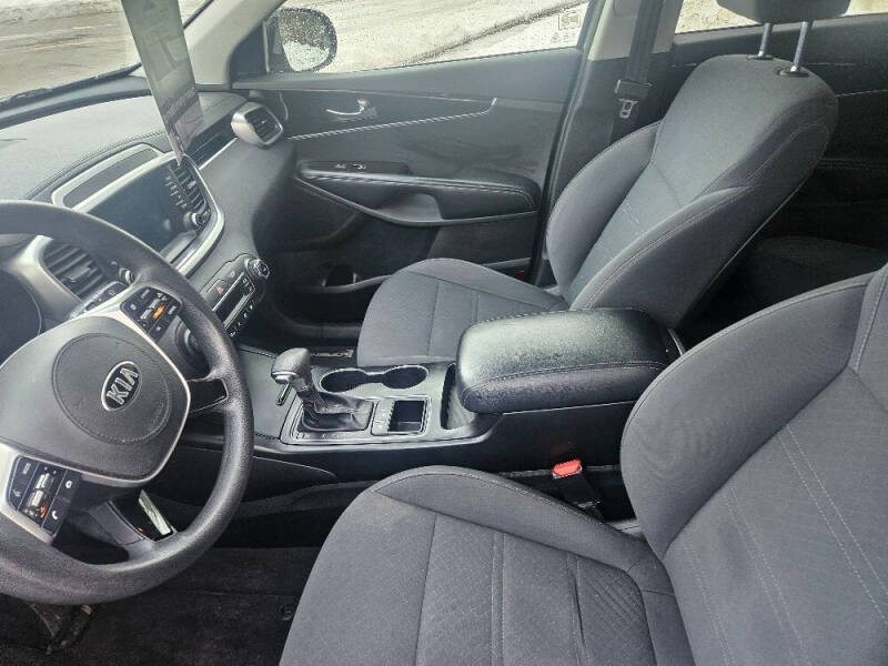 2019 Kia Sorento LX V6