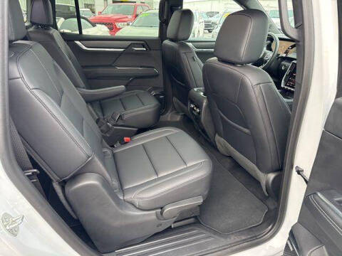 2024 GMC Acadia Elevation