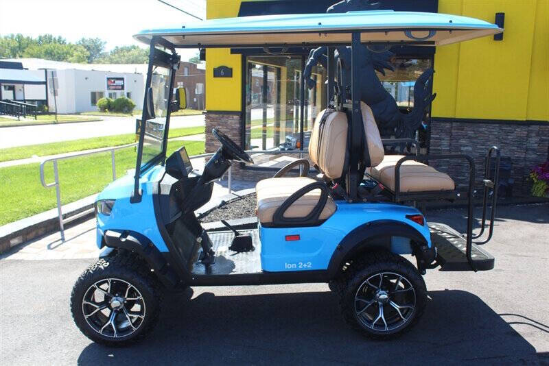 2024 AMC ION 2+2