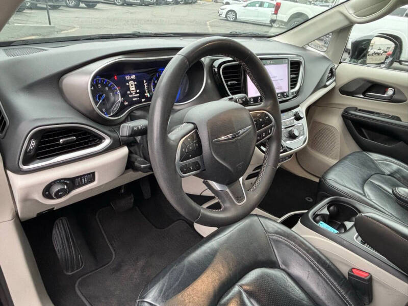 2022 Chrysler Pacifica Touring L