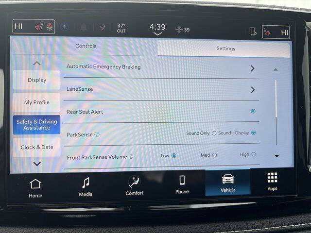2026 Chrysler Pacifica Select