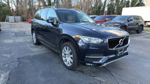 2016 Volvo XC90 T6 Momentum
