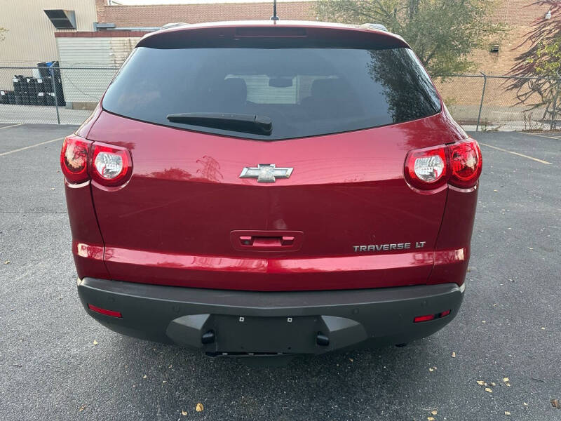 2012 Chevrolet Traverse 1LT photo 9