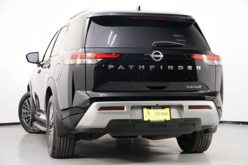 2023 Nissan Pathfinder Platinum