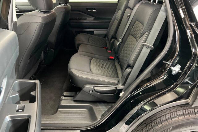 2022 Nissan Pathfinder SV