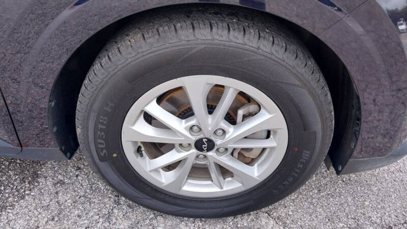 2024 Kia Carnival LX